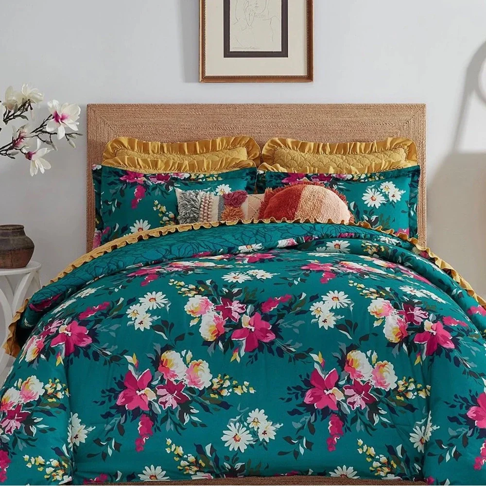STUDIO-D MOXIE REVERSIBLE COMFORTER
